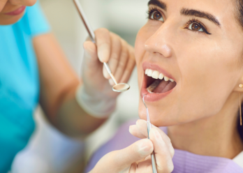 Are veneers the same as dental implants?